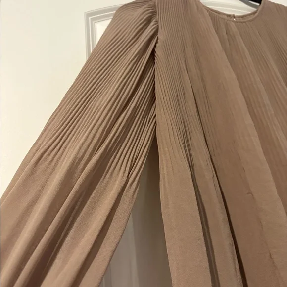 Aritzia Wilfred Pleated Dress - Picture 3 of 6